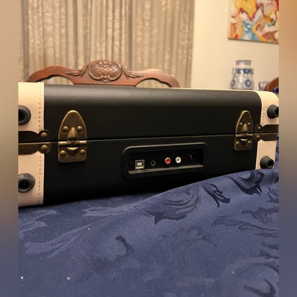 Crosley Record Player Turntable !! - Picture 5 of 5